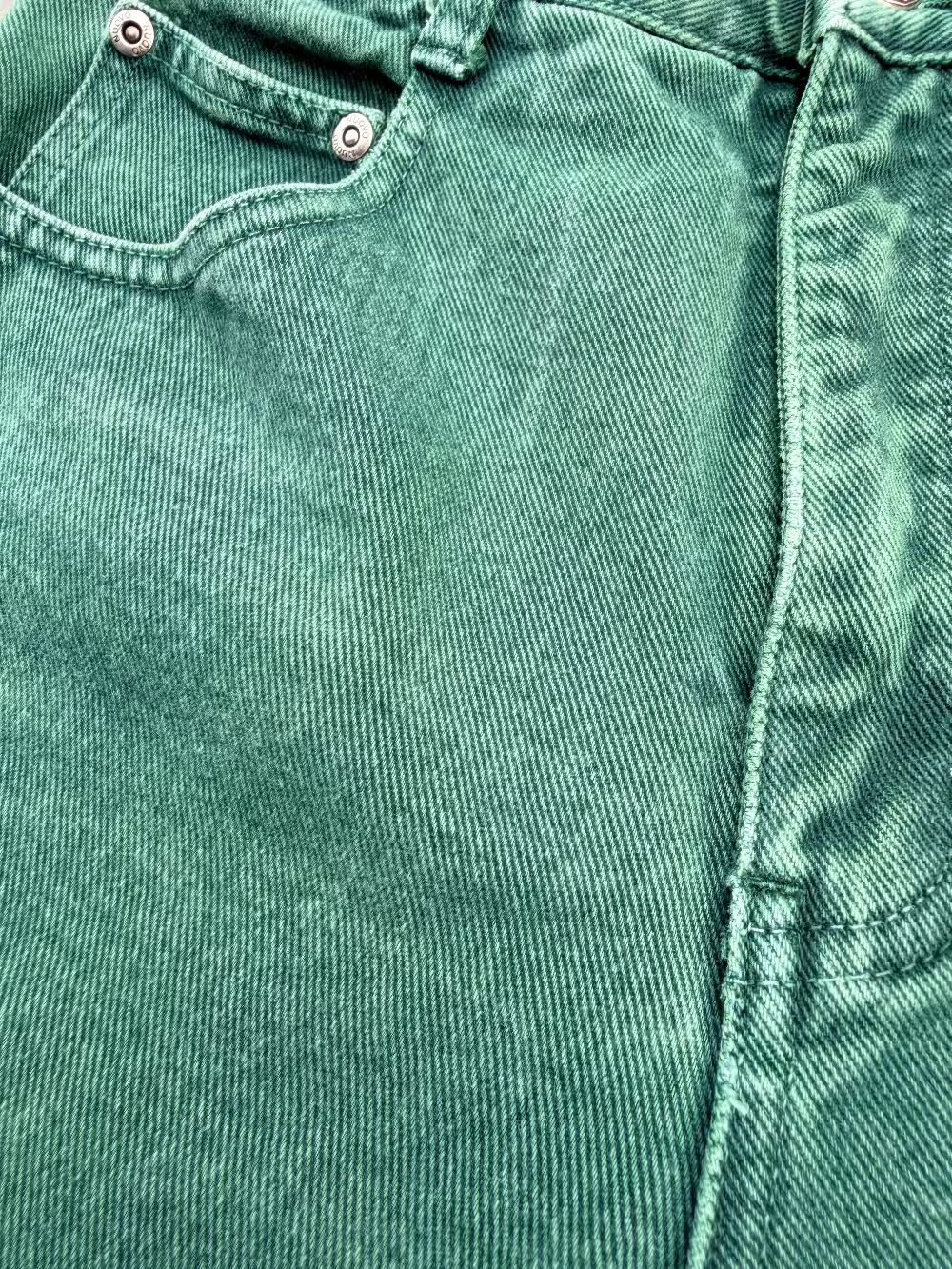 NUOVO County Seat 90s Green Taper Jeans