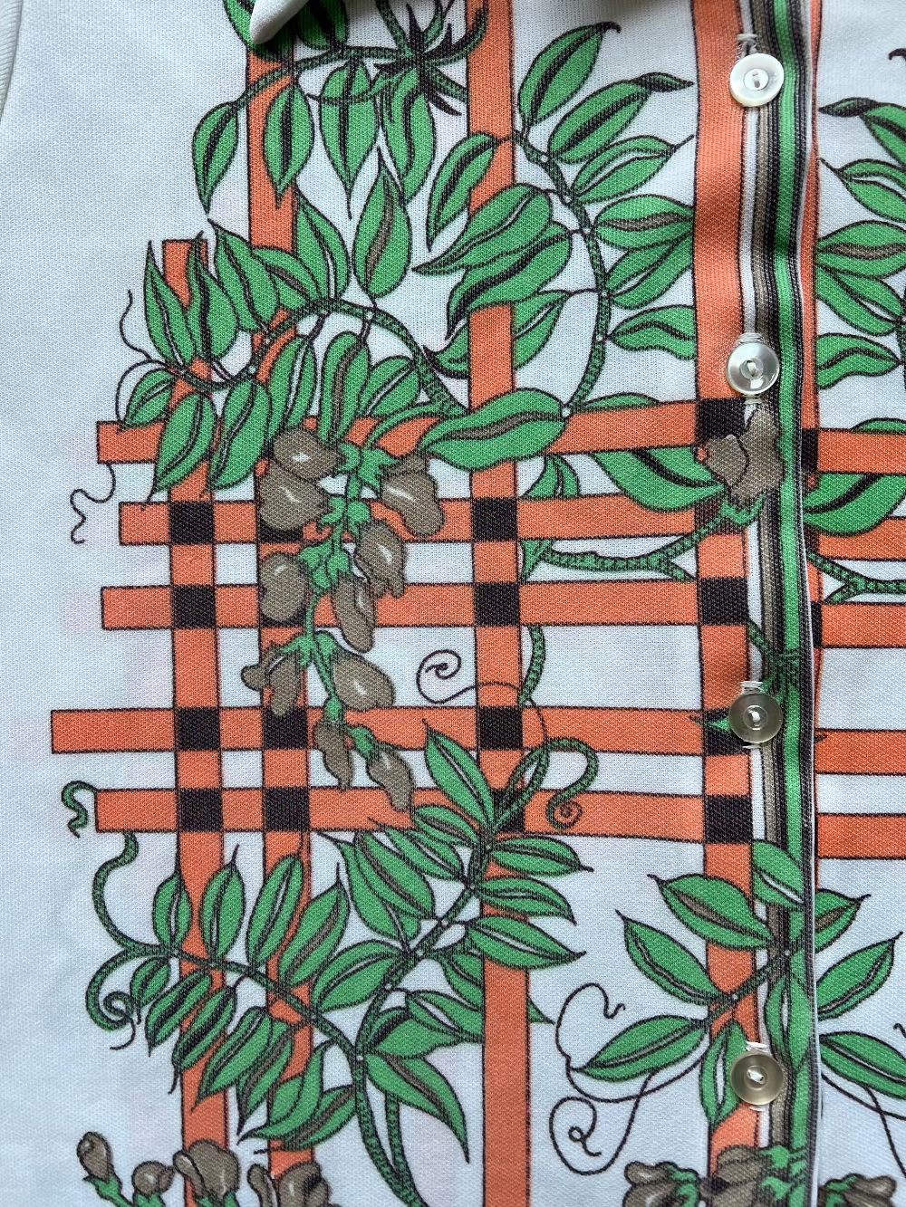 70s mod Poly Knit Top with Dagger Collar