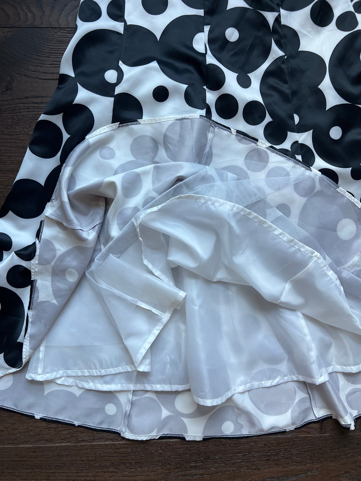 Venus Y2K B&W Mod Dot Skirt