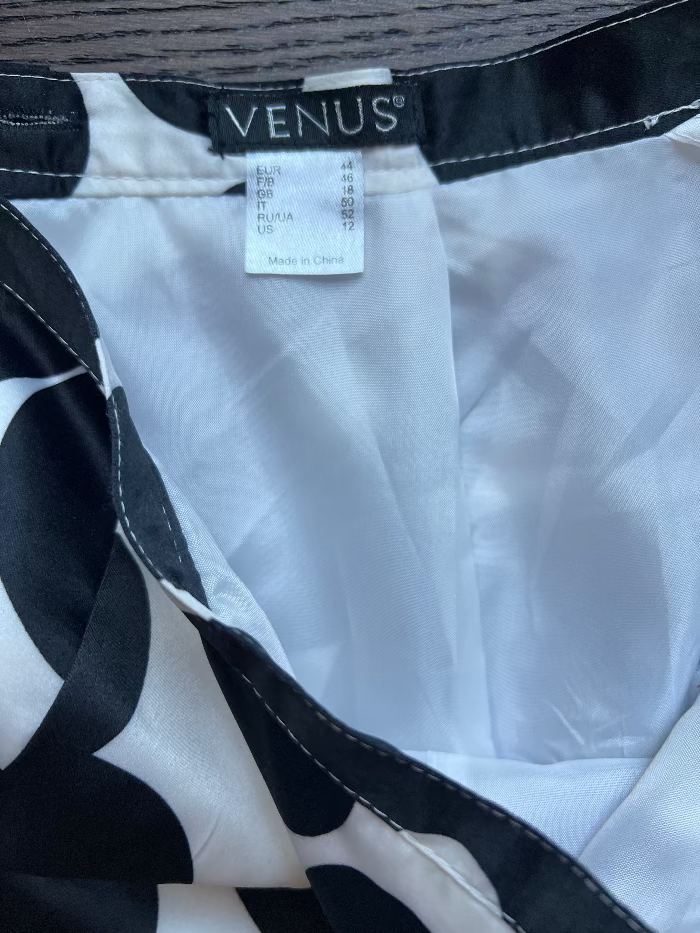 Venus Y2K B&W Mod Dot Skirt
